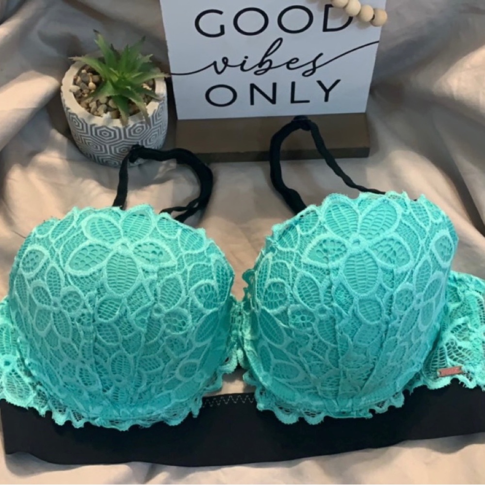 Pink Victoria’s Secret Date Push Up 36C!